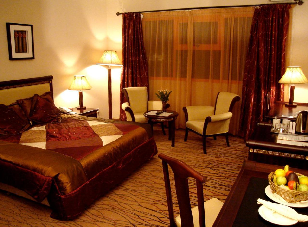 Crossroads Hotel 利隆圭 客房 照片